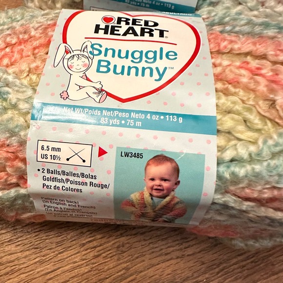 Red Heart Snuggle Bunny Yarn Goldfish Super Bulky 3 Skeins Lot 100% Acrylic - Picture 3 of 6